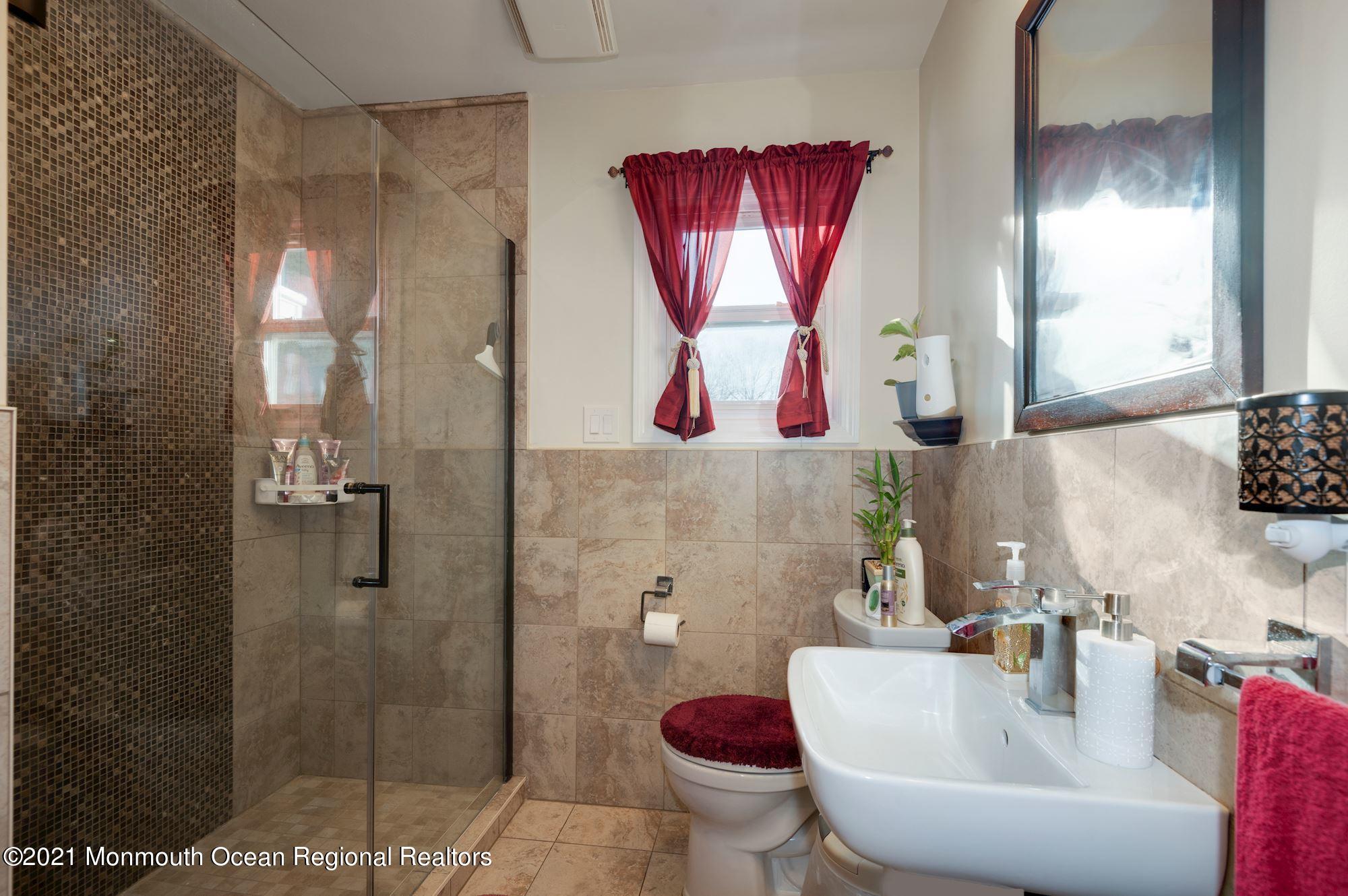 45 SilverWhite Road Little Silver, NJ 07739 - Photo 25 of 40 021_45_SilverWhite_Rd_321944_601986
