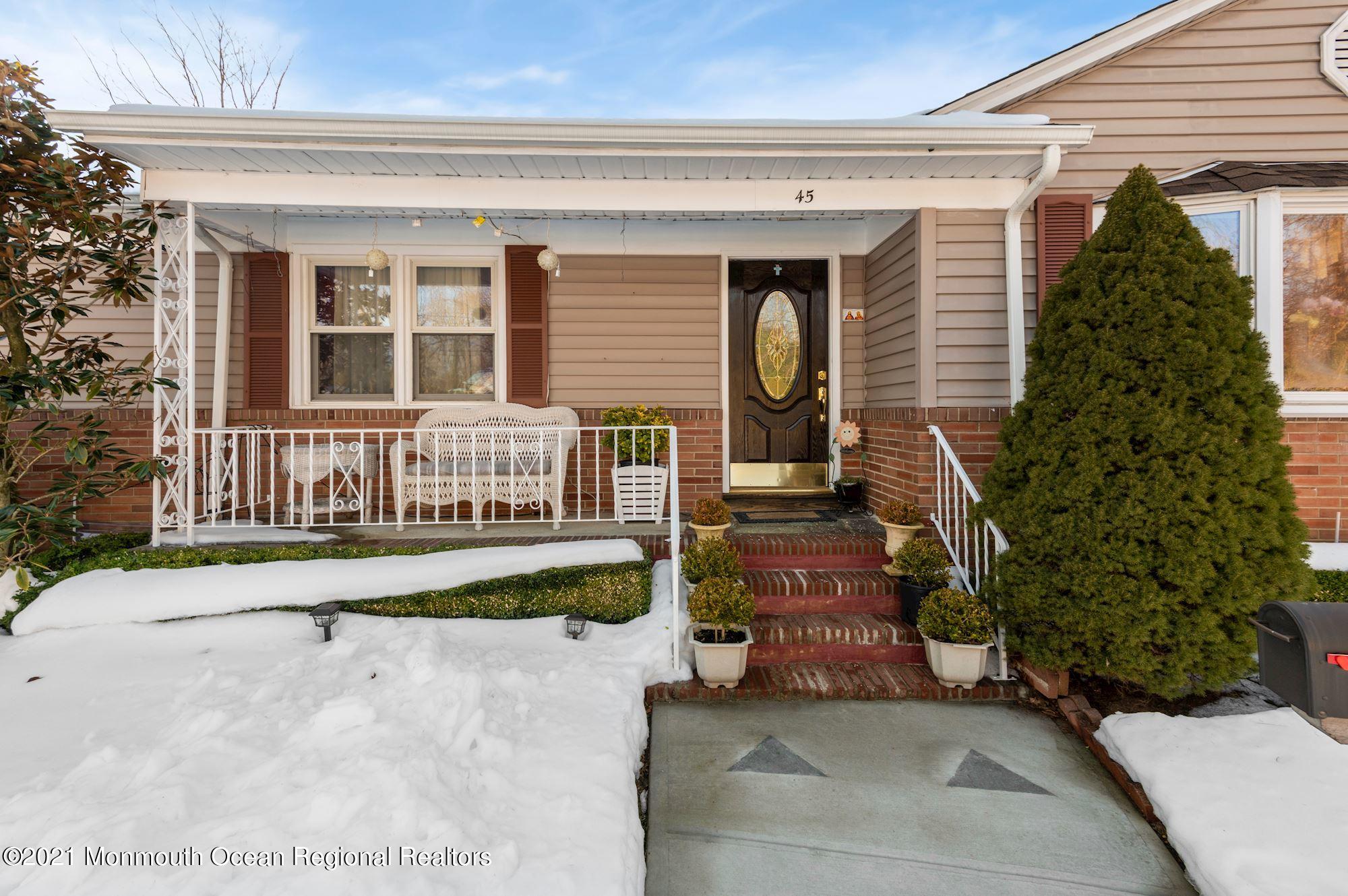 45 SilverWhite Road Little Silver, NJ 07739 - Photo 4 of 40 002_45_SilverWhite_Rd_321944_601986