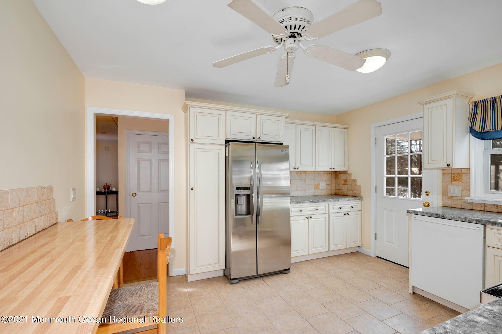 45 SilverWhite Road Little Silver, NJ 07739 - Photo 5 of 40 016_45_SilverWhite_Rd_321944_601986