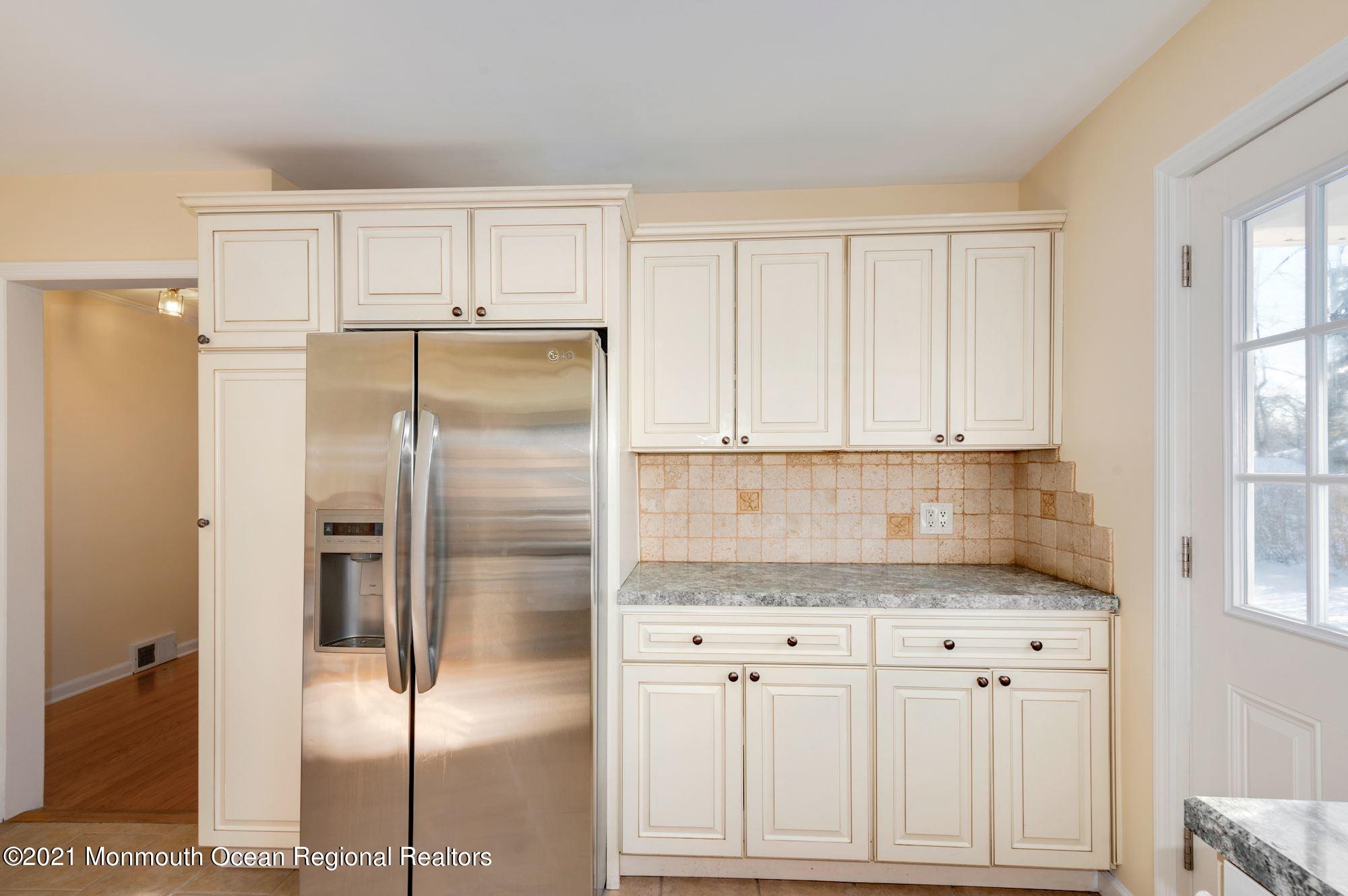 45 SilverWhite Road Little Silver, NJ 07739 - Photo 6 of 40 017_45_SilverWhite_Rd_321944_601986