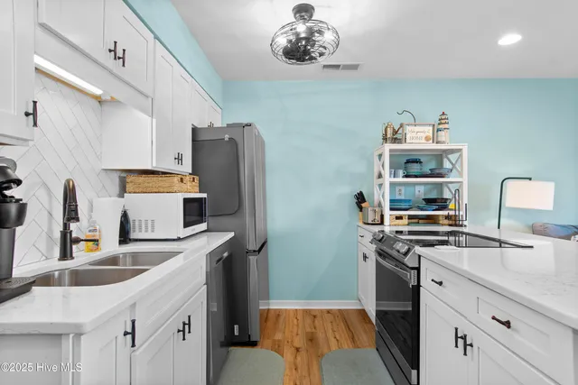 $299,900 | 9100 Reed Drive, Unit 2107, Emerald Isle, NC 28594