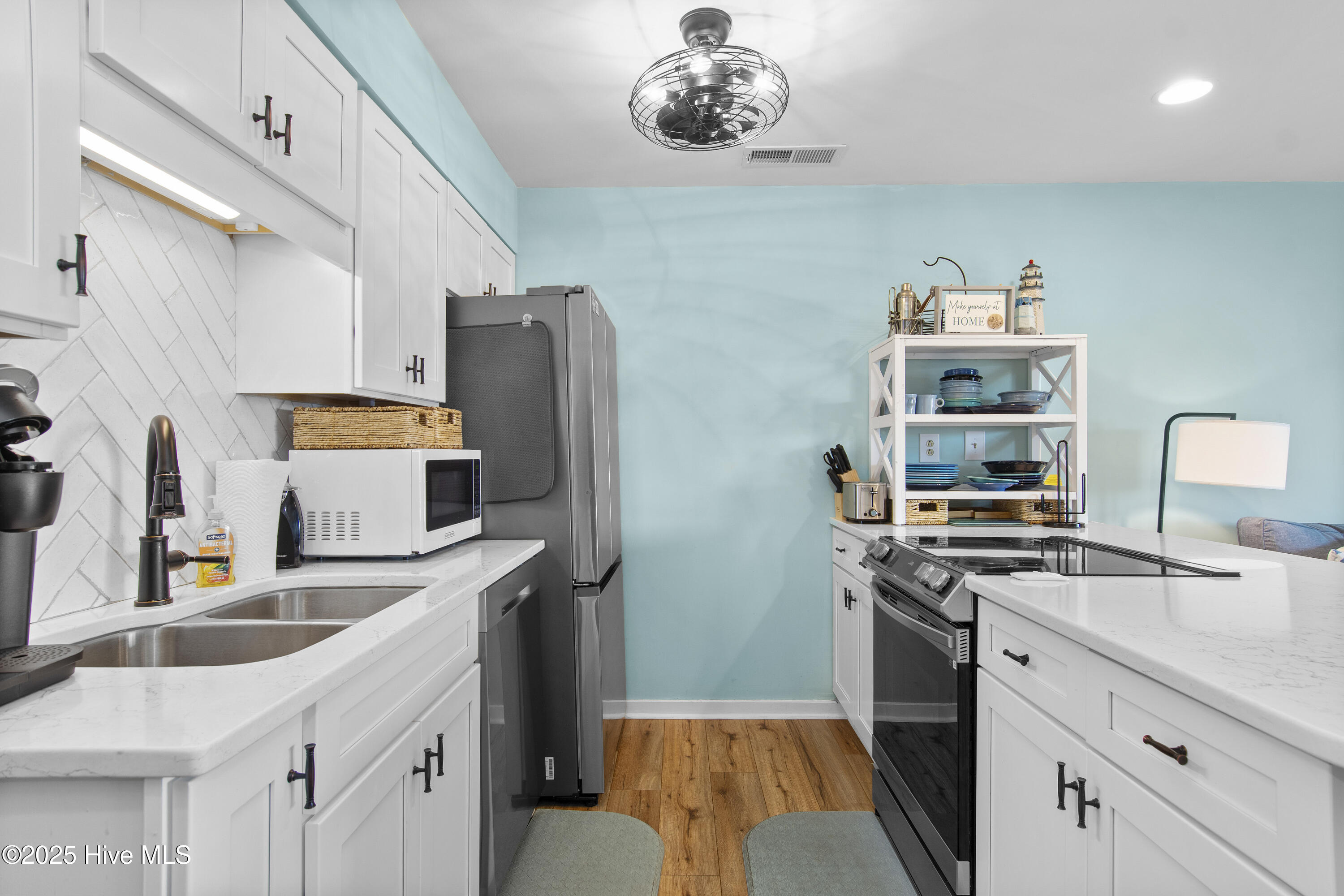 9100 Reed Drive, Unit 2107 Emerald Isle, NC 28594 - Photo 13 of 65 QC-2107-7-14-25-007