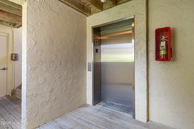 $299,900 | 9100 Reed Drive, Unit 2107, Emerald Isle, NC 28594