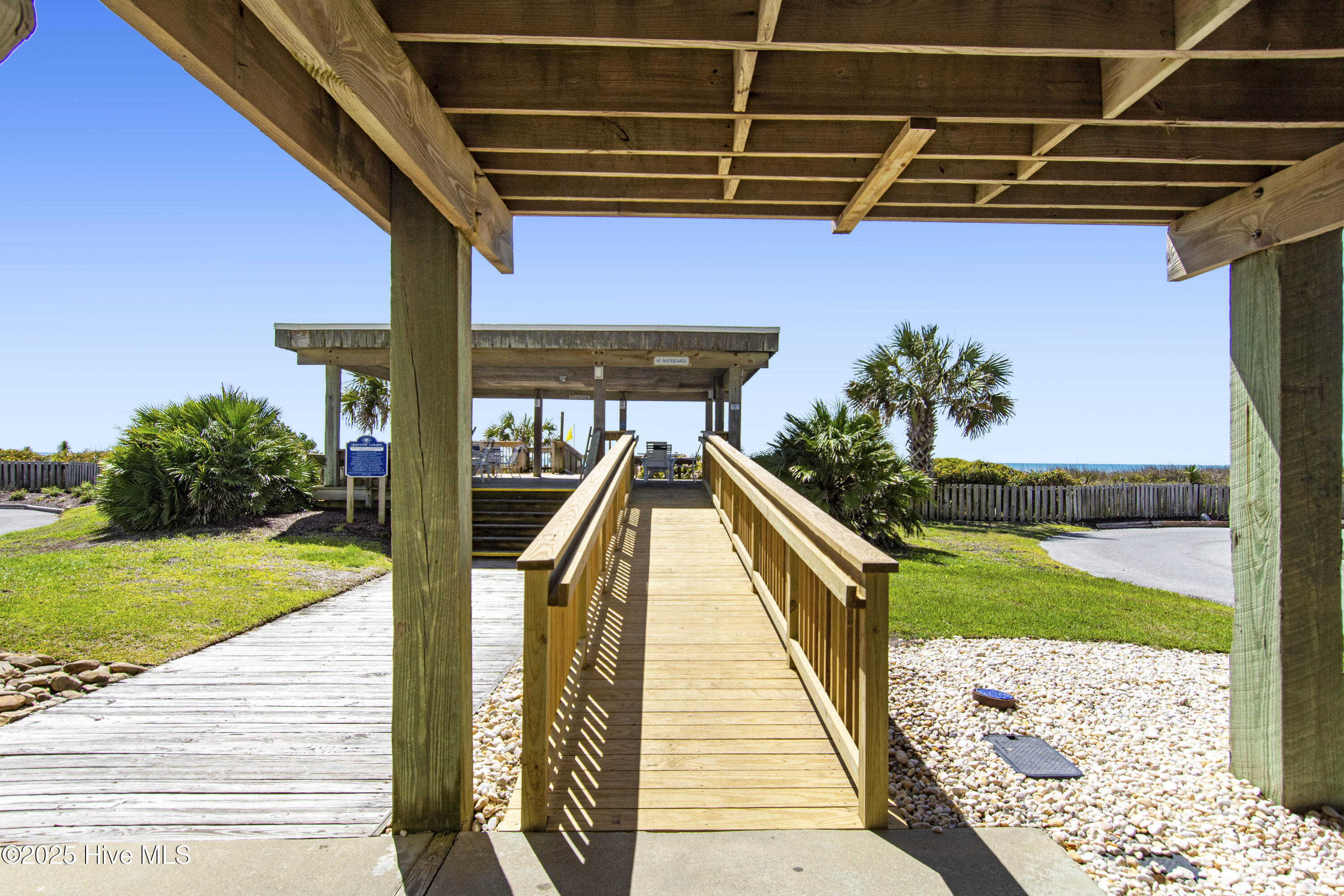 9100 Reed Drive, Unit 2107 Emerald Isle, NC 28594 - Photo 59 of 65 QueensCourt-008
