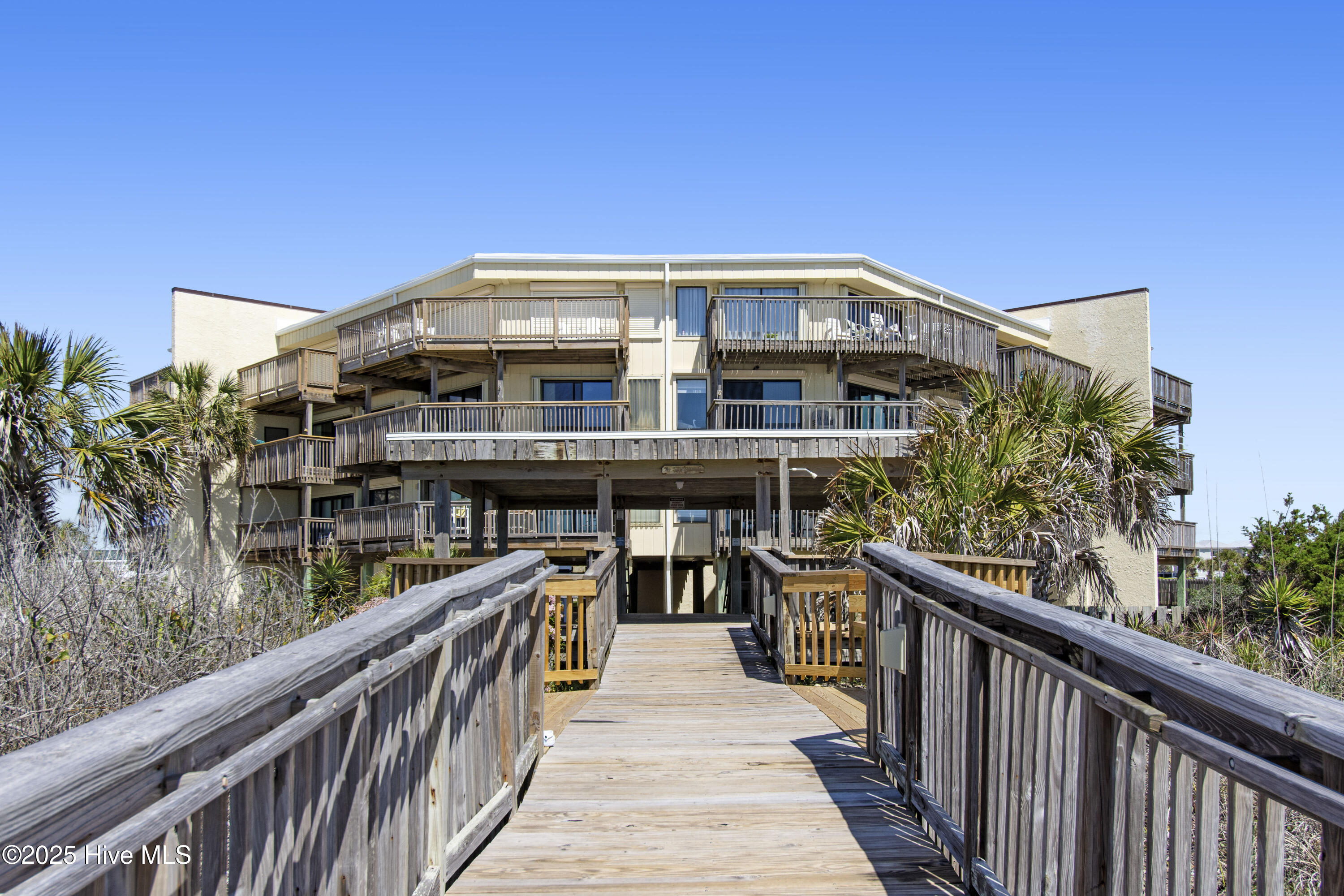 9100 Reed Drive, Unit 2107 Emerald Isle, NC 28594 - Photo 65 of 65 QueensCourt-015
