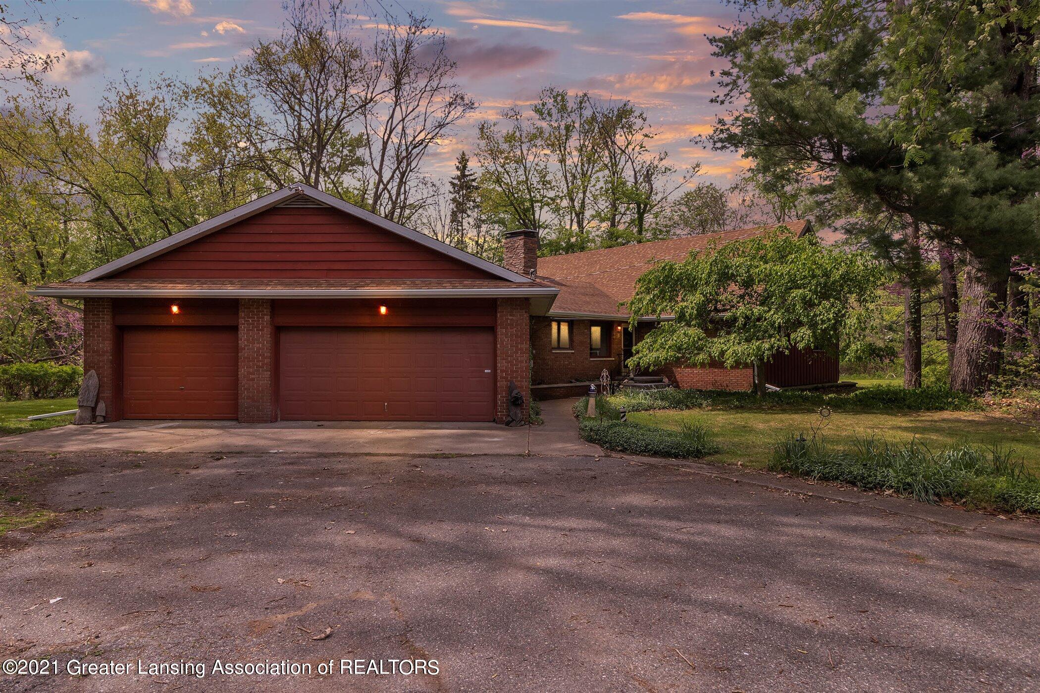 262 South Waverly Road Eaton Rapids, MI 48827 - Photo 3 of 54 01-262 S Waverly Rd-WindowStill-Real-Est
