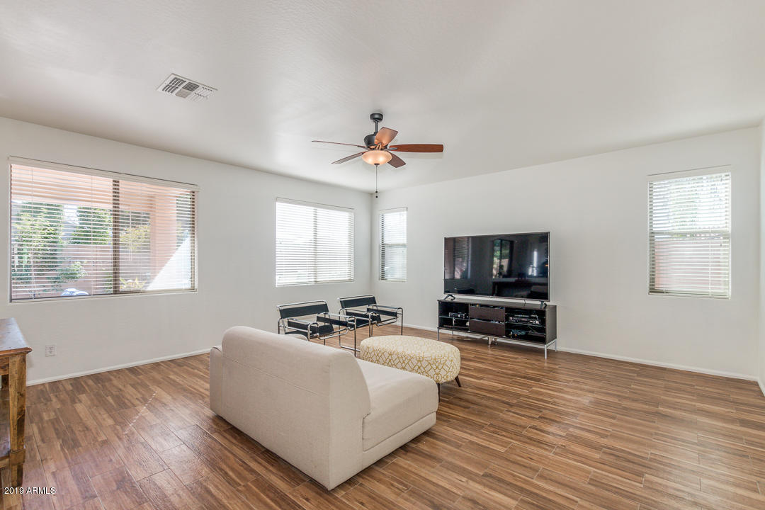 2505 East Ridge Creek Road Phoenix, AZ 85024 - Photo 11 of 50 12-Ridge