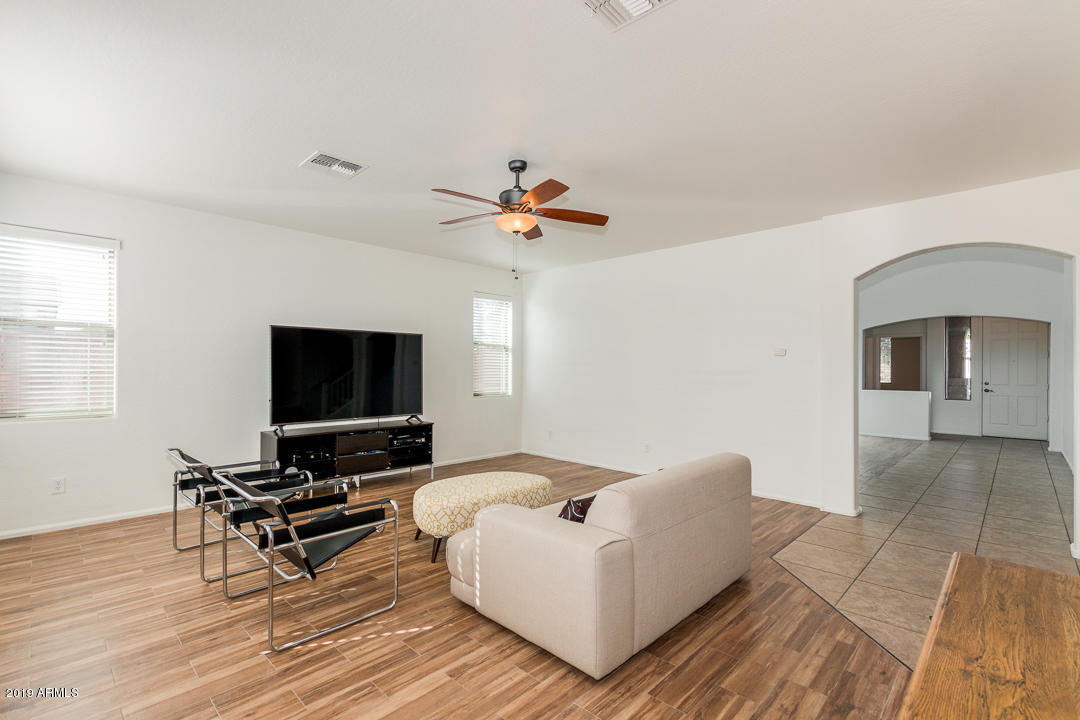 2505 East Ridge Creek Road Phoenix, AZ 85024 - Photo 12 of 50 13-Ridge