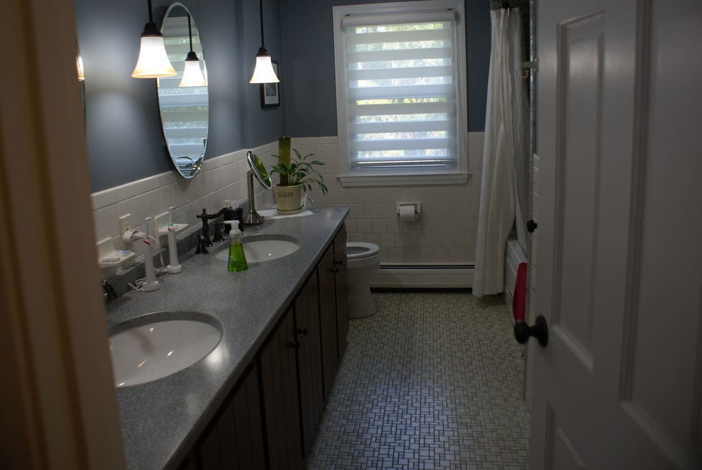 158 Read School House Road Coventry, RI 02816 - Photo 10 of 24 Bath