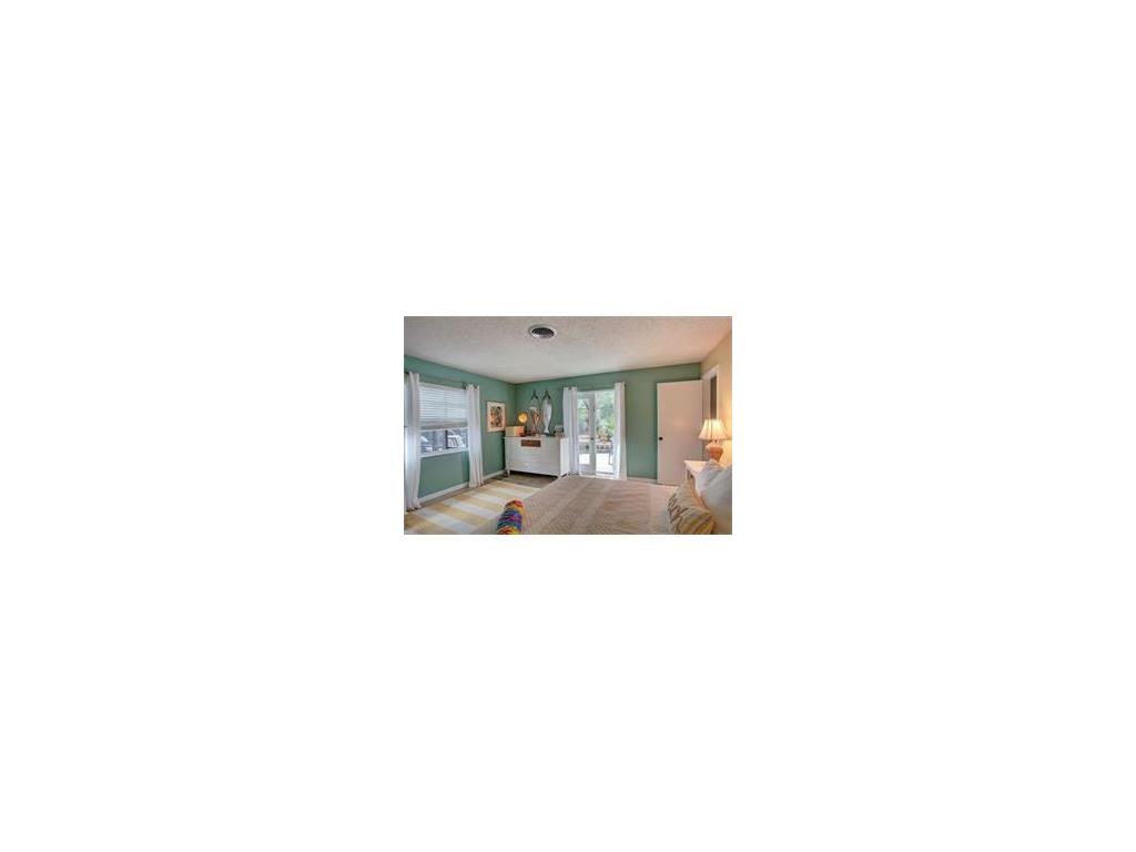 286 Holly Road Vero Beach, FL 32963 - Photo 16 of 33 Gallery Image 16