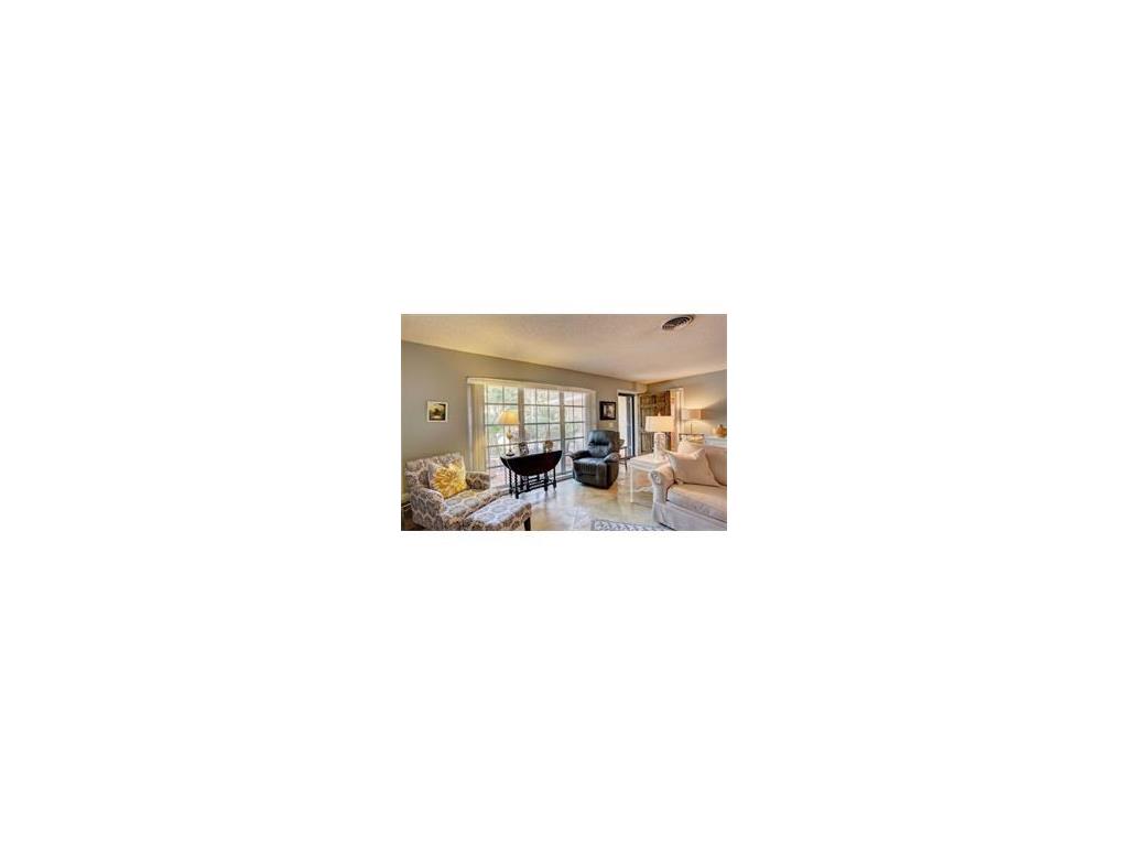 286 Holly Road Vero Beach, FL 32963 - Photo 8 of 33 Gallery Image 8