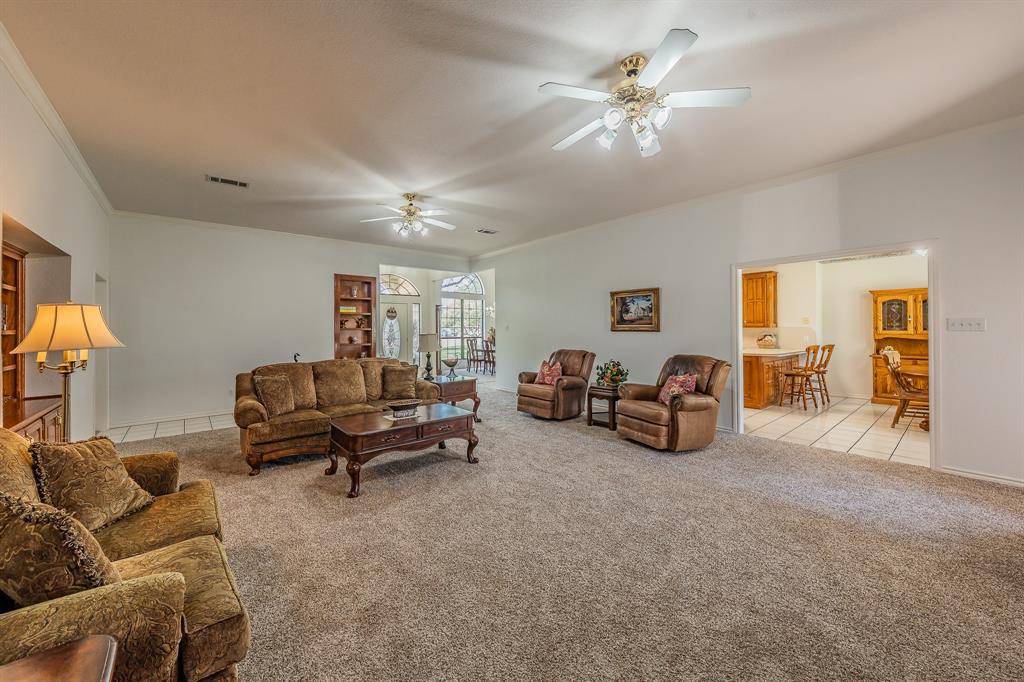 2305 Floyd Hampton Road Crowley, TX 76036 - Photo 8 of 40