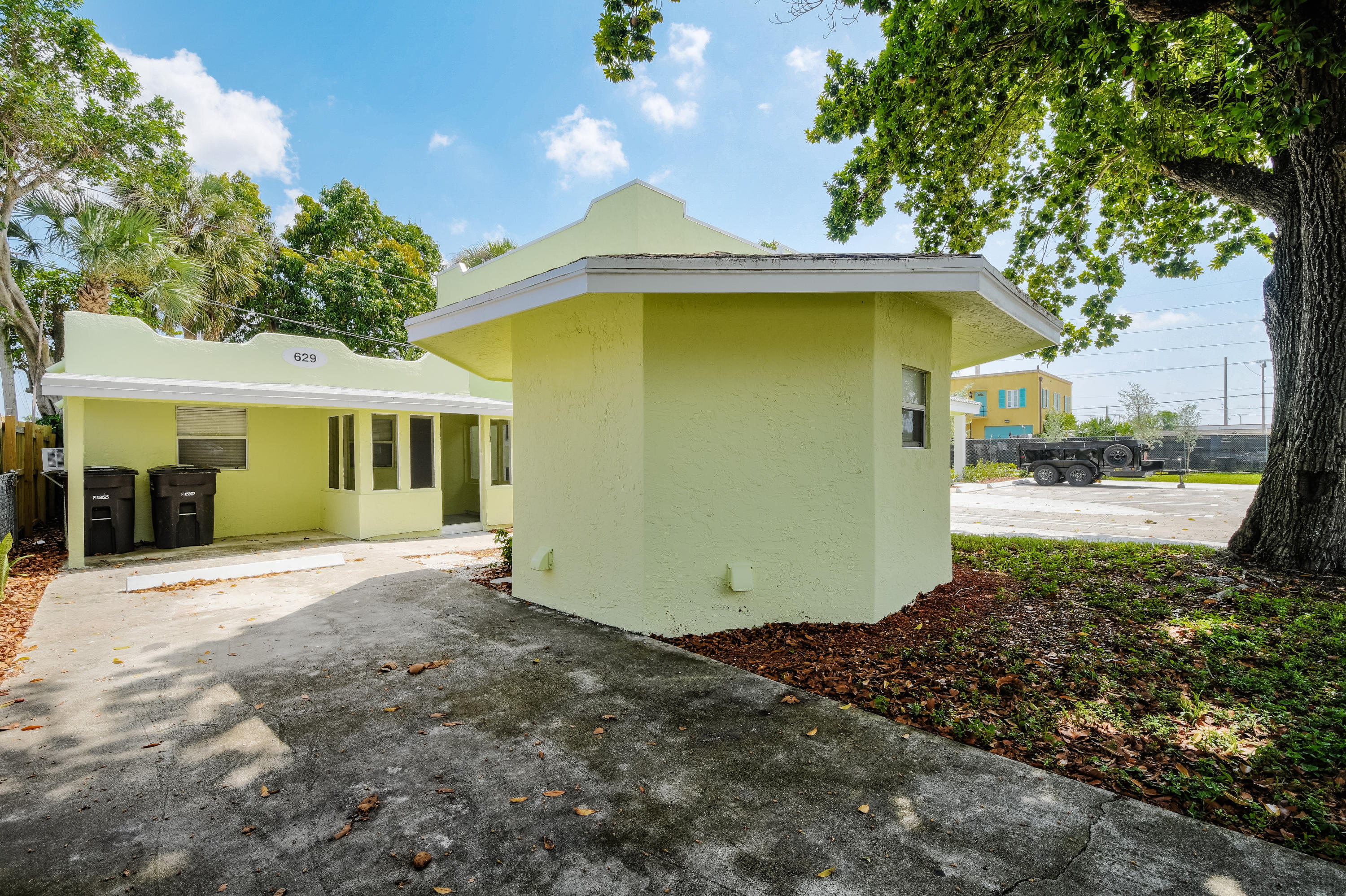 627 Bunker Road West Palm Beach, FL 33405 - Photo 1 of 15 Pic-1