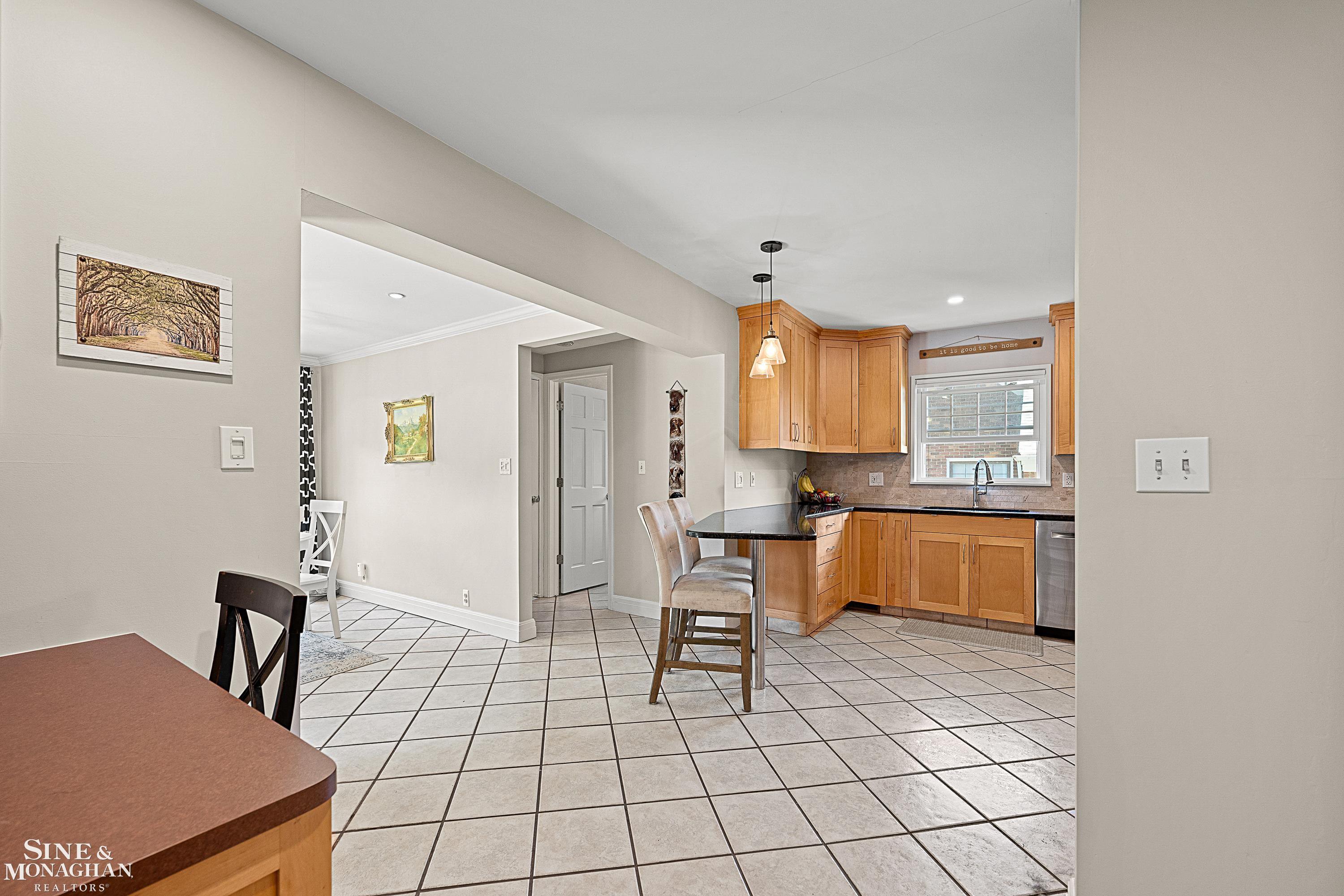 100 Roslyn Road Grosse Pointe Woods, MI 48236 - Photo 14 of 55