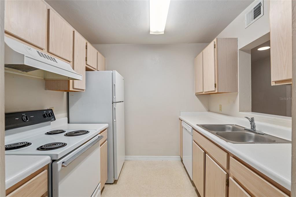 2360 Southwest Archer Road, Unit 607 Gainesville, FL 32608 - Photo 15 of 26