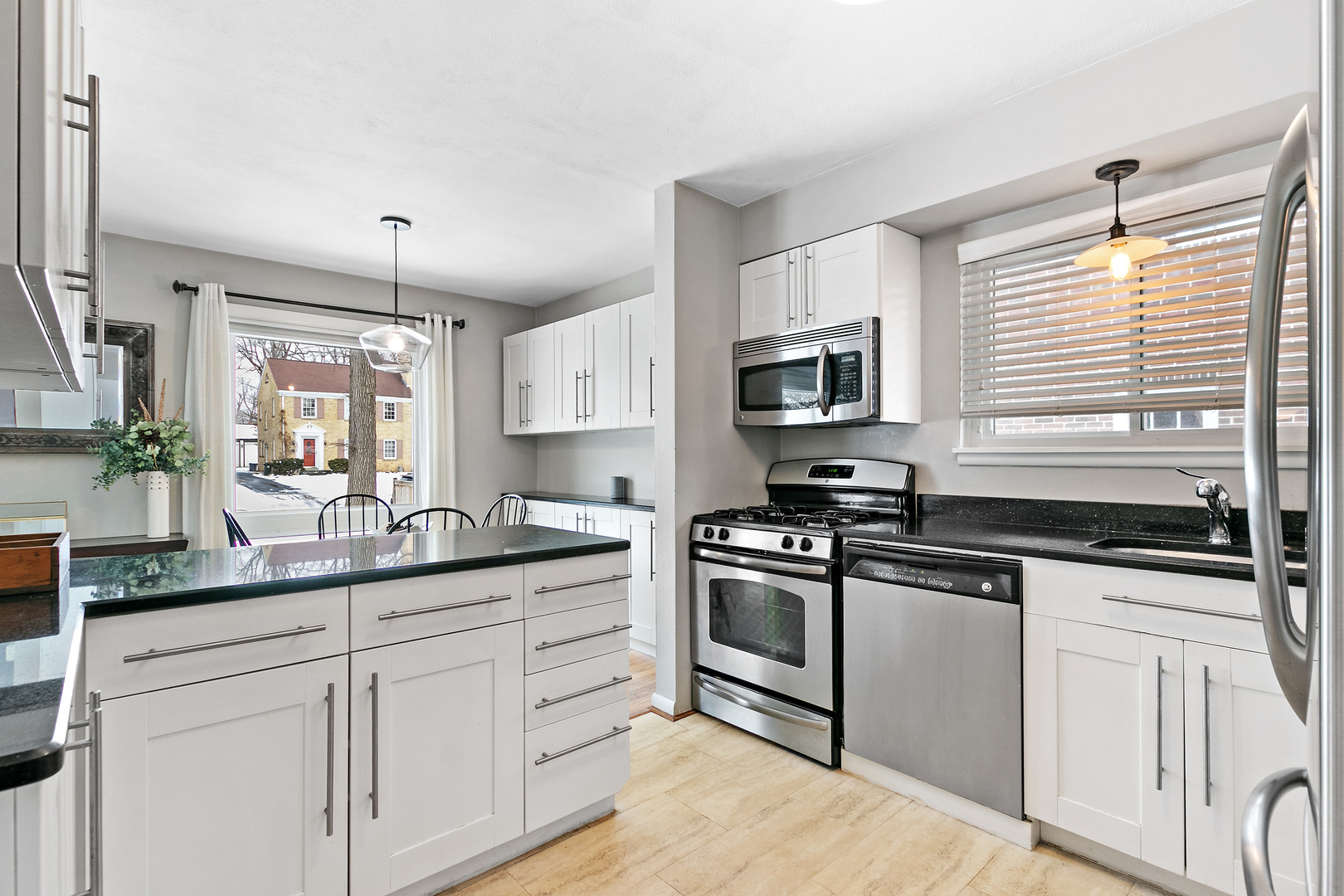 673 Northmoor Road Lake Forest, IL 60045 - Photo 5 of 25