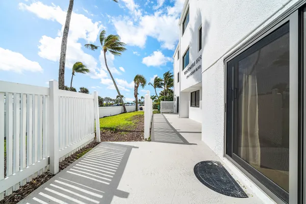 $12,000 | 250 South Ocean Boulevard, Unit 251, Delray Beach, FL 33483