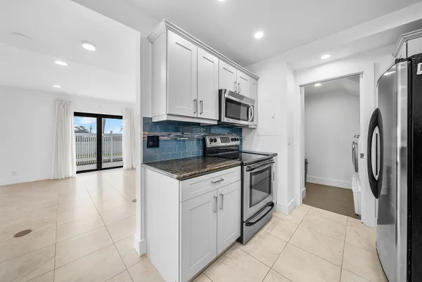 $12,000 | 250 South Ocean Boulevard, Unit 251, Delray Beach, FL 33483