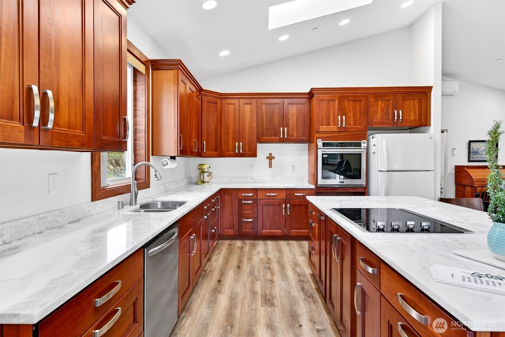 25218 Southeast 240th Street Maple Valley, WA 98038 - Photo 10 of 34