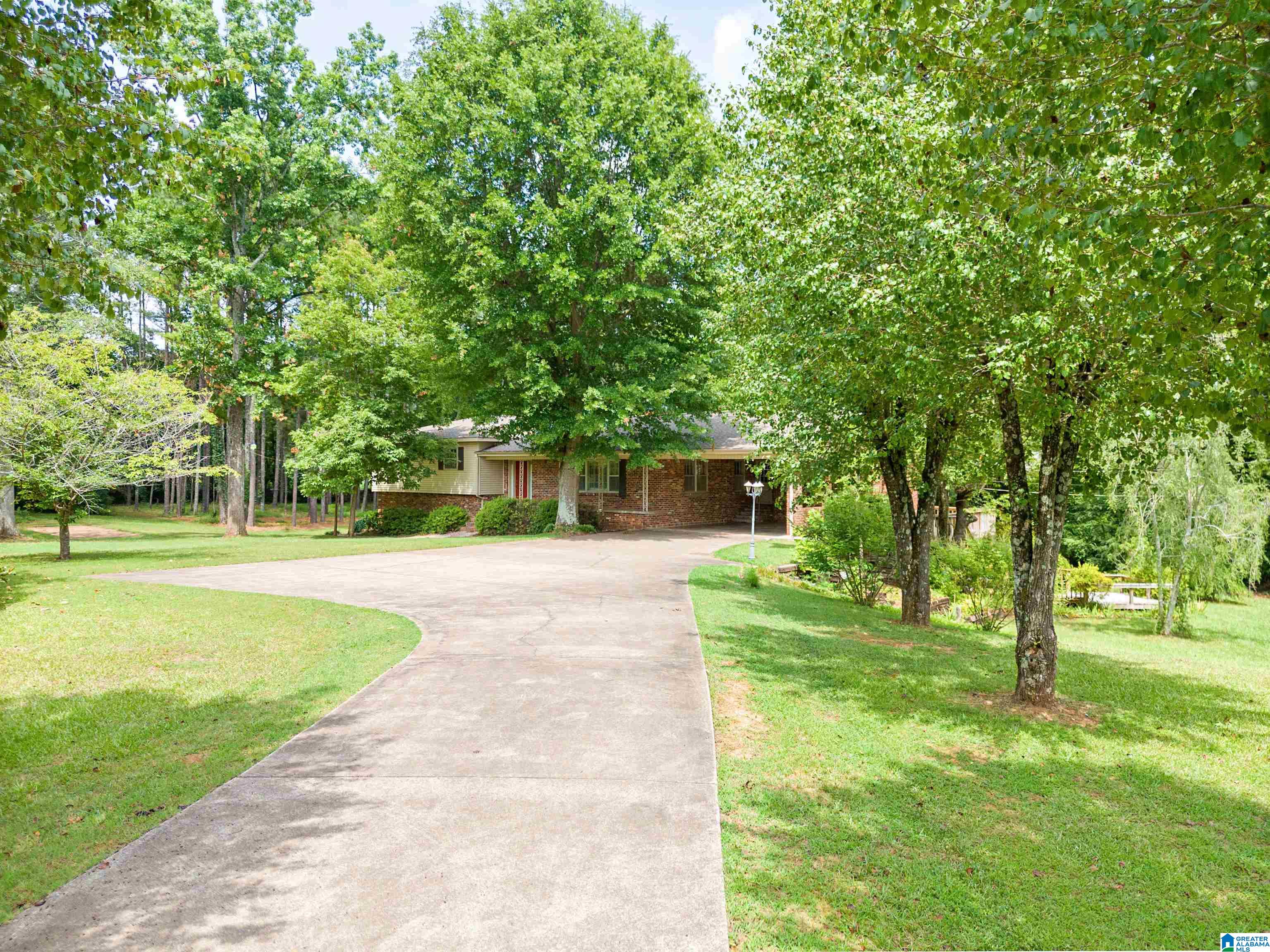 7985 County Road 200 Florence, AL 35633 - Photo 2 of 55