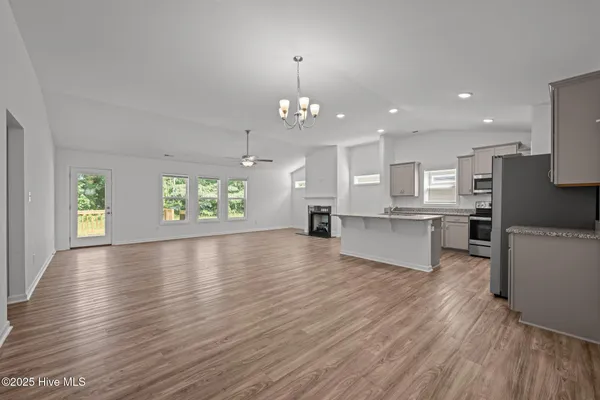 $2,200 | 121 Grantham Place, New Bern, NC 28560