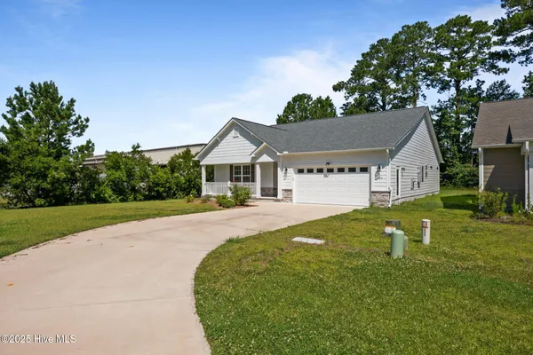 $2,200 | 121 Grantham Place, New Bern, NC 28560