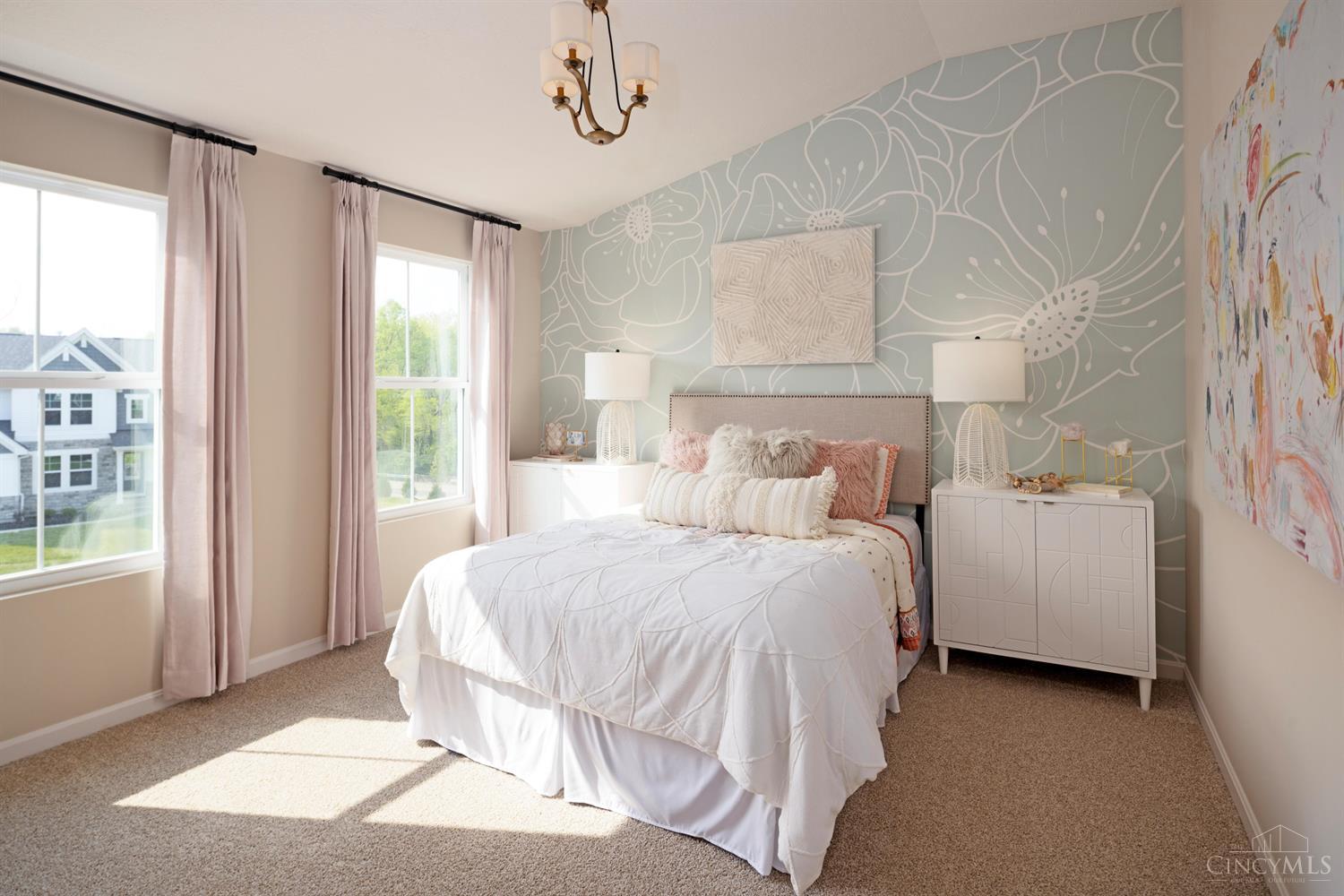 1251 Heather Ridge Cincinnati, OH 45233 - Photo 2 of 26 Gallery Image 2