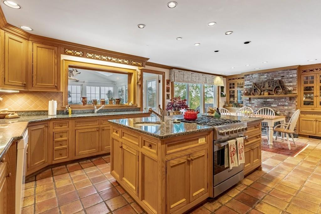 9 Hickory Hill Road Manchester, MA 01944 - Photo 12 of 42 Gallery Image 12
