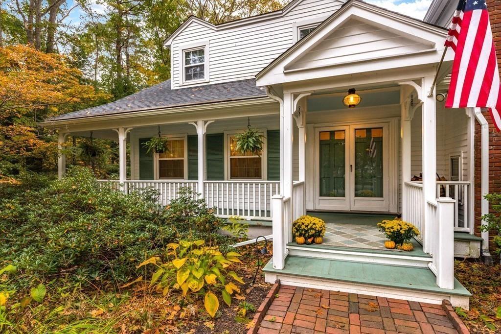 9 Hickory Hill Road Manchester, MA 01944 - Photo 2 of 42 Gallery Image 2