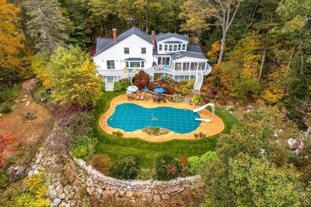 9 Hickory Hill Road Manchester, MA 01944 - Photo 4 of 42 Gallery Image 4