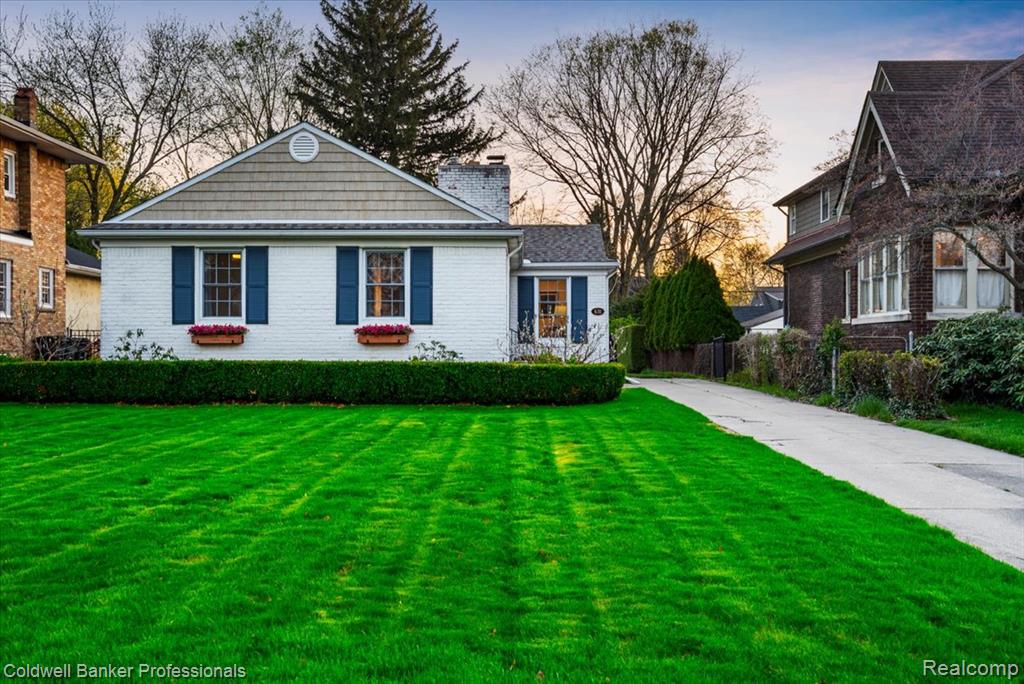 631 Washington Road Grosse Pointe, MI 48230 - Photo 1 of 32 Gallery Image 1