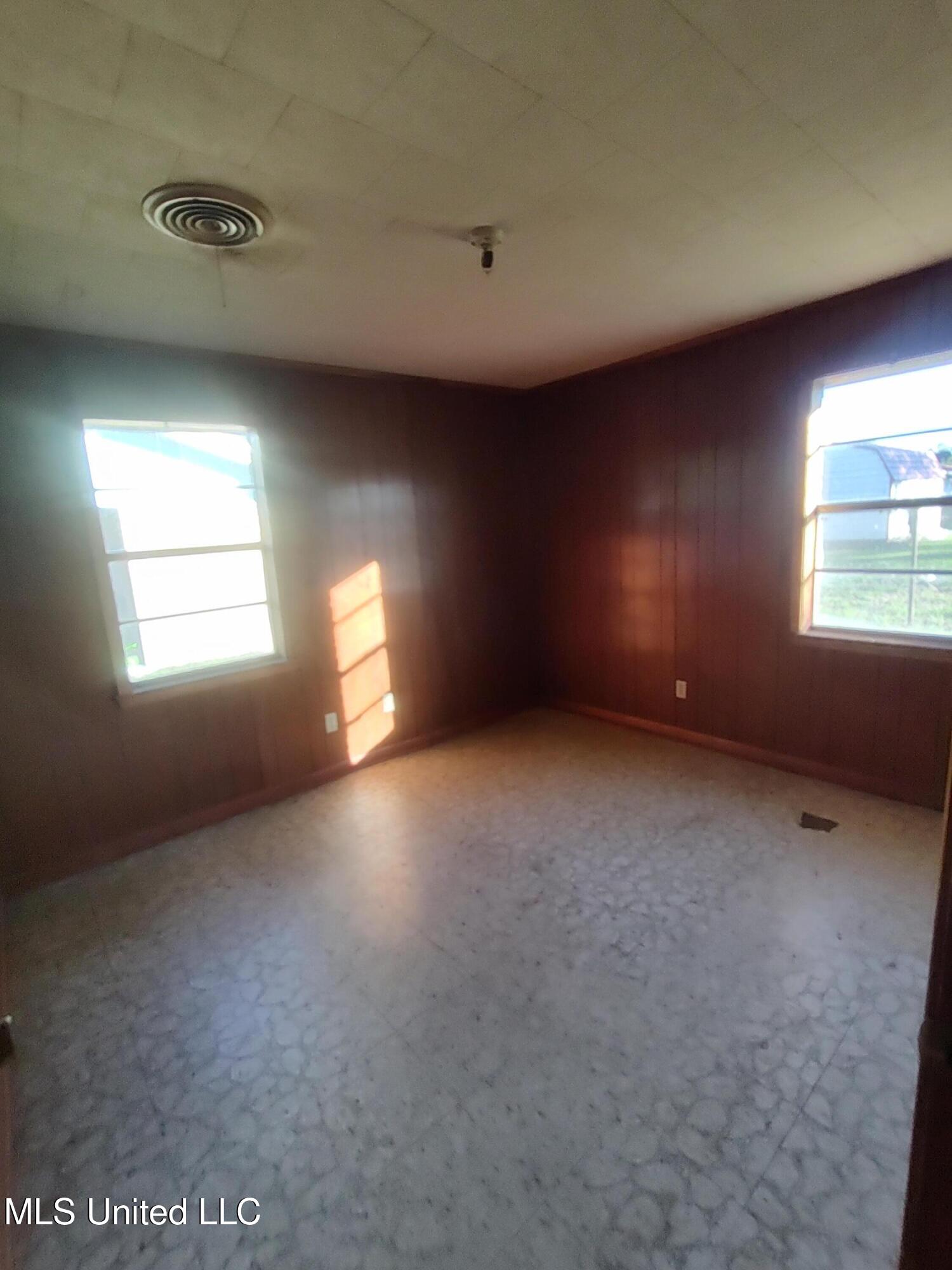 208 Par Road 5A-85 Ferriday, LA 71334 - Photo 14 of 17 bedroom1_154800155_HDR