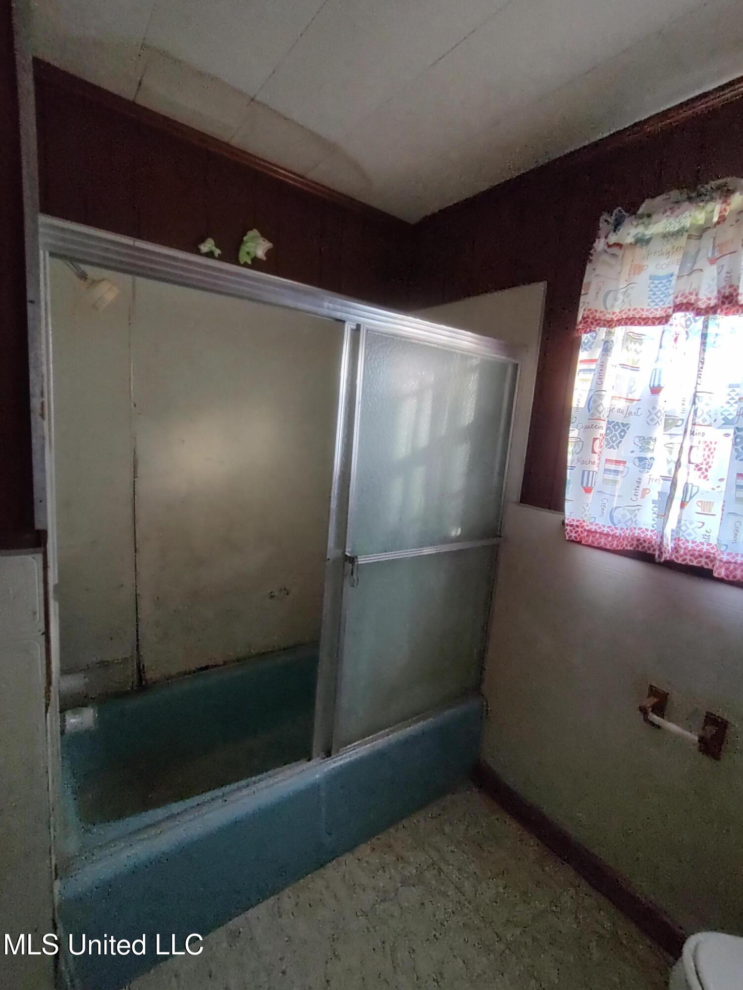 208 Par Road 5A-85 Ferriday, LA 71334 - Photo 15 of 17 bathroom1_154732266_HDR (1)