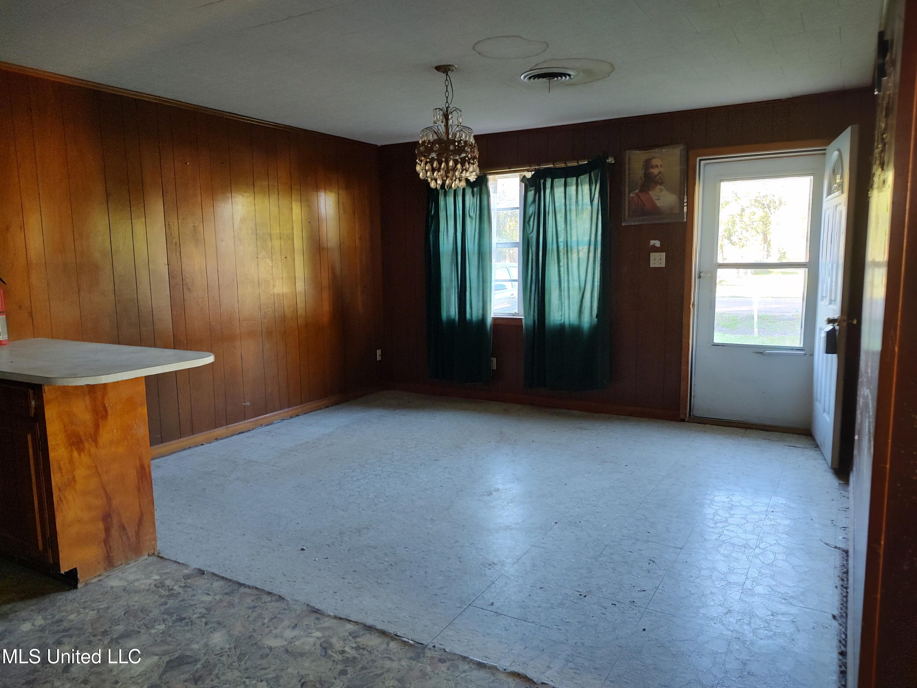 208 Par Road 5A-85 Ferriday, LA 71334 - Photo 5 of 17 Family Room3_154513208_HDR