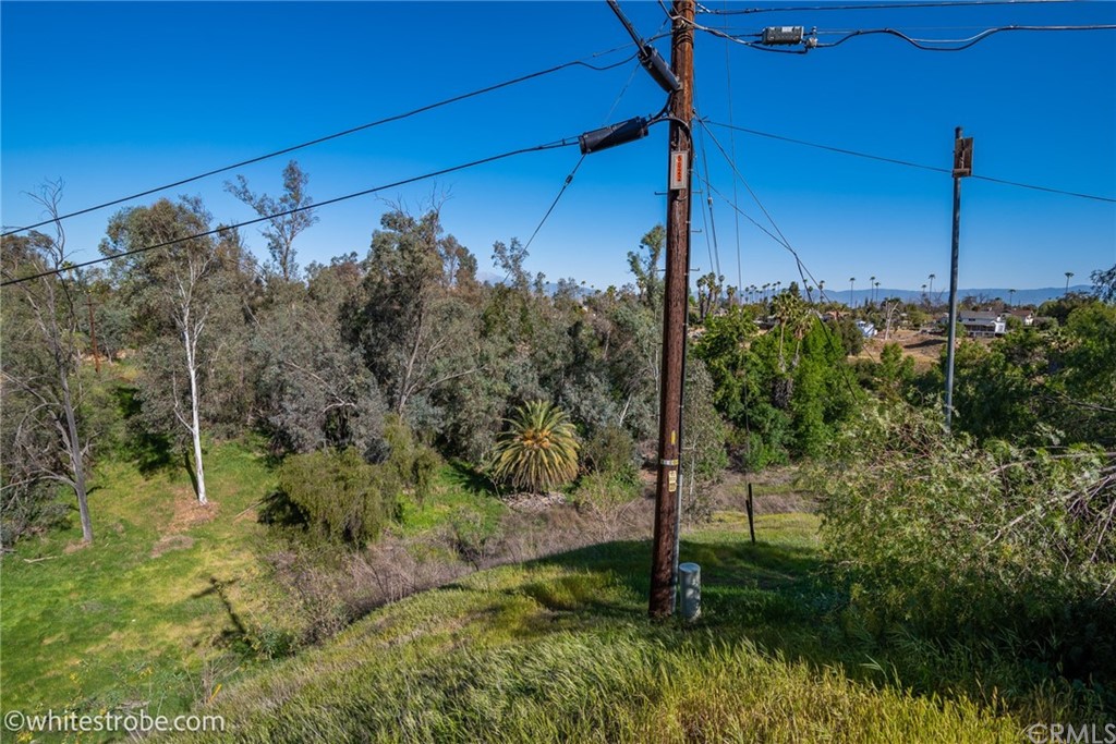 5023 Myrtle Riverside, CA 92506 - Photo 6 of 14 a view of a backyard