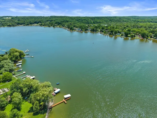 $899,900 | 4786 Riverview Drive, Richfield, WI 53033