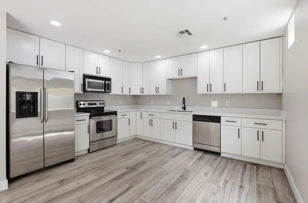 $2,800 | 1111 West University Drive, Unit 1008, Tempe, AZ 85281