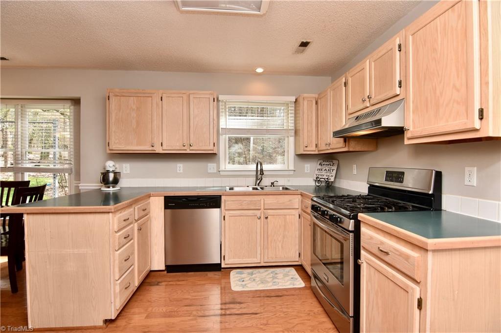 1971 Winding Ridge Road Winston-Salem, NC 27127 - Photo 9 of 26 Gallery Image 9