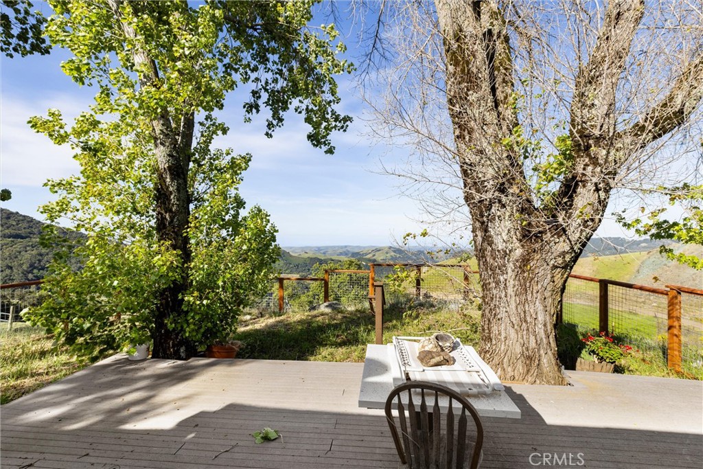 3510 Cypress Mountain Road Templeton, CA 93465 - Photo 39 of 44 a view of balcony with furniture