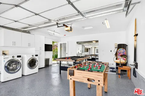 $1,700,000 | 5910 West 77th Place, Los Angeles, CA 90045
