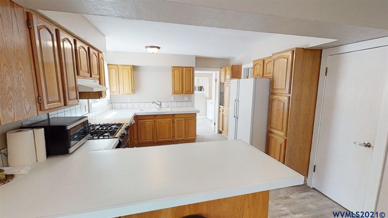 7992 Marion Road Turner, OR 97392 - Photo 5 of 29 Gallery Image 5