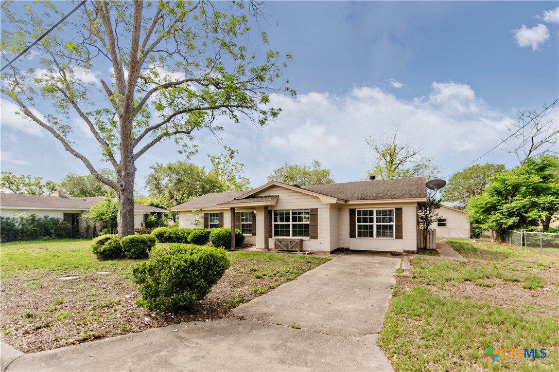 103 Poenitsch Street Cuero, TX 77954 - Photo 2 of 36
