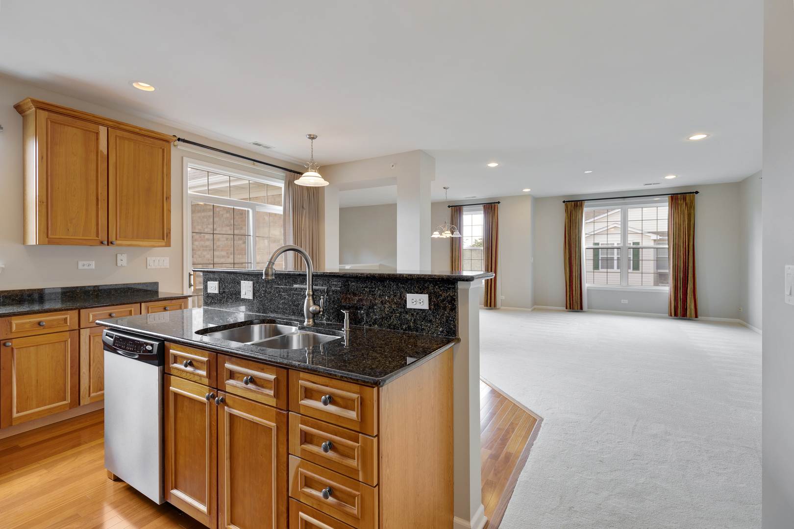 1376 Scarboro Road, Unit 1003 Schaumburg, IL 60193 - Photo 12 of 21