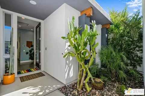 $1,174,900 | 4201 Amber Lane, Palm Springs, CA 92262