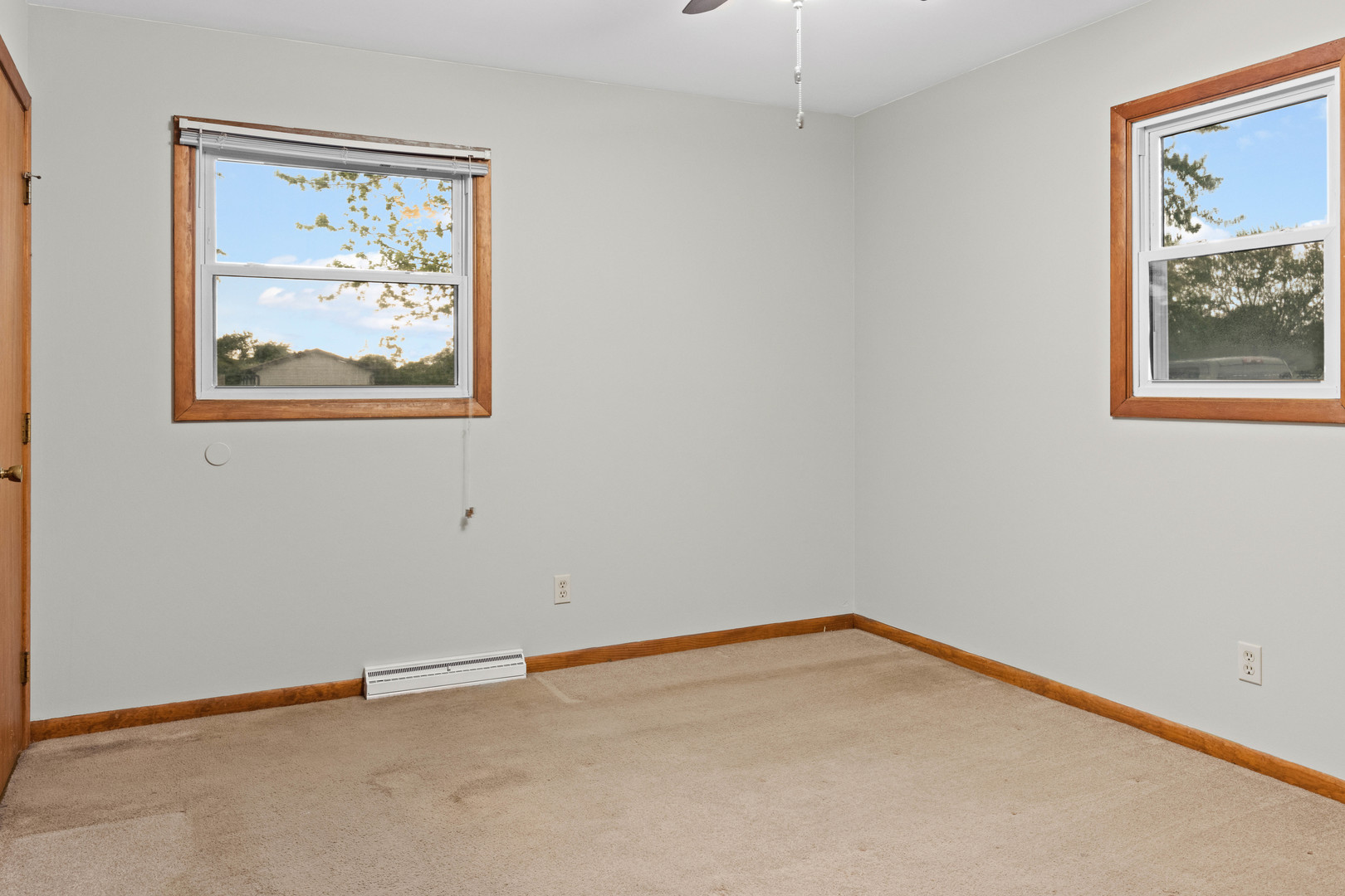 1010 Southgate Road New Lenox, IL 60451 - Photo 13 of 30 an empty room with a painting on the wall