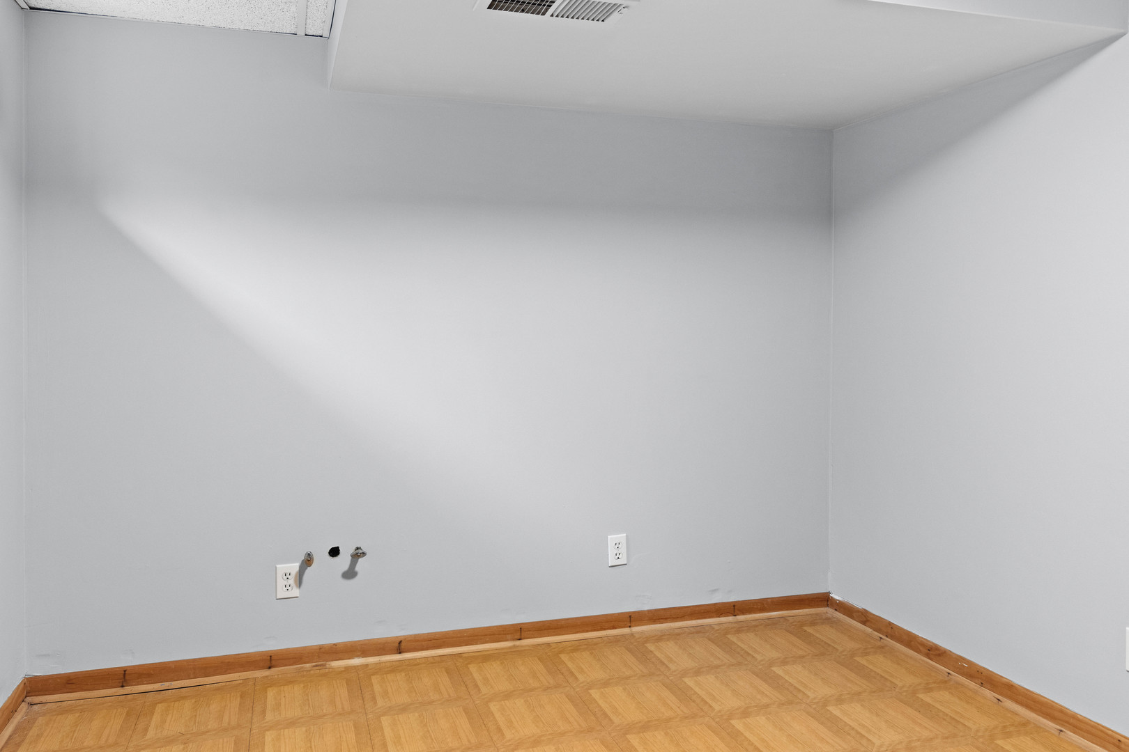 1010 Southgate Road New Lenox, IL 60451 - Photo 21 of 30 a view of a small space