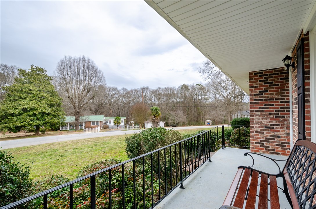 133 Wilson Road Anderson, SC 29625 - Photo 3 of 28