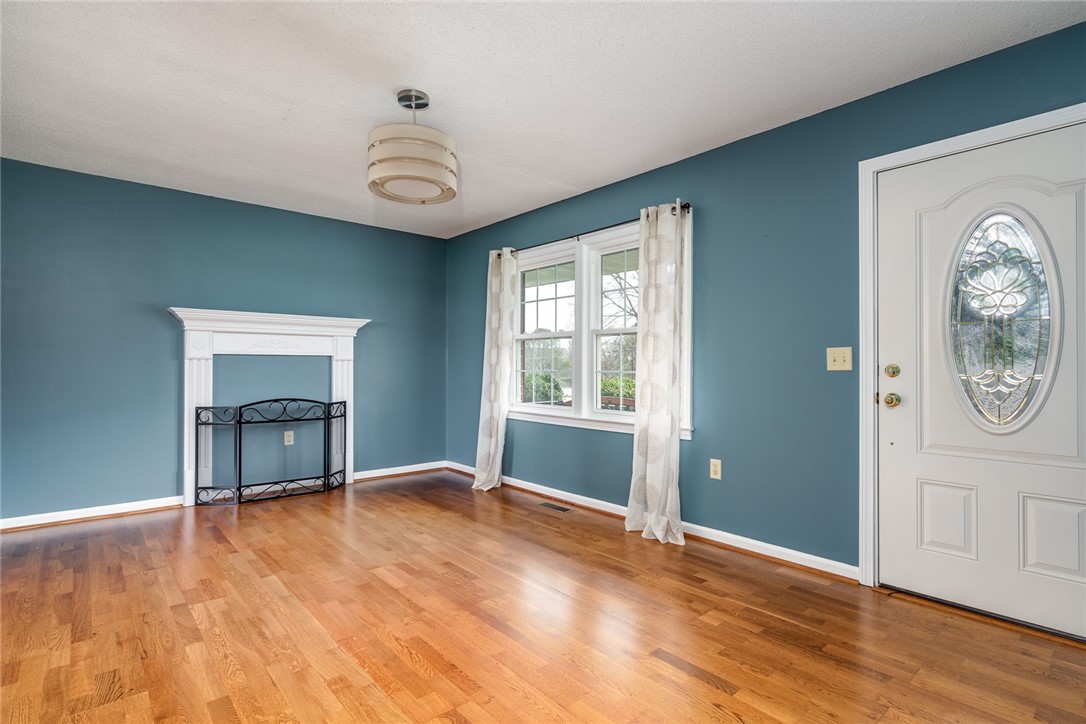 133 Wilson Road Anderson, SC 29625 - Photo 5 of 28