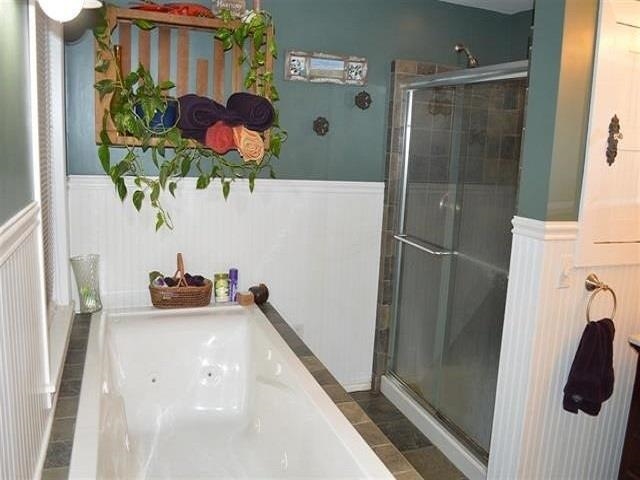 4 Troy Street Nashua, NH 03064 - Photo 10 of 21