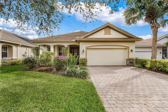 $549,900 | 3900 Lakeview Isle Court, Fort Myers, FL 33905